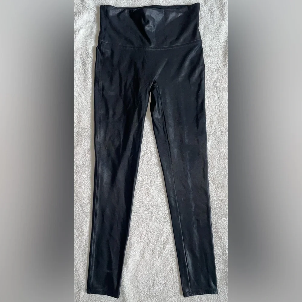 Spanx Faux Leather Leggings Size Medium - Picture 3 of 9